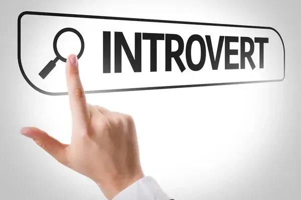 Mit jelent az introvertált?
